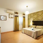 Hotel Gines *