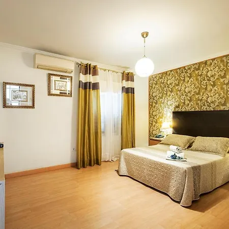 Hotel Gines *