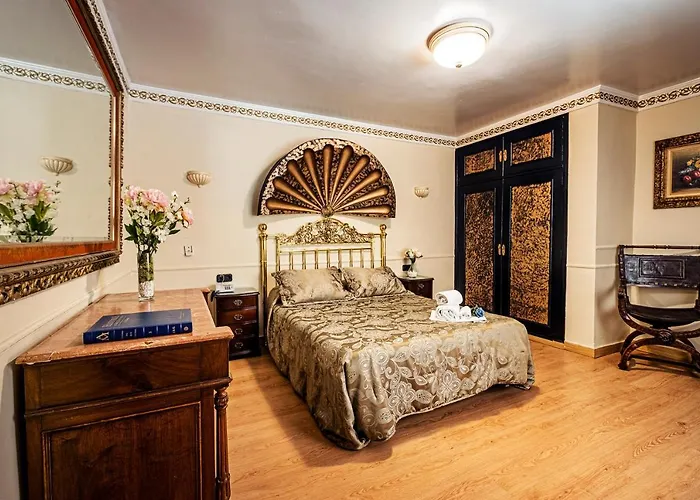 Hotel Gines بيت الحب