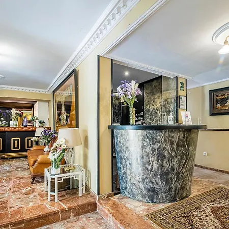 Hotel Gines *